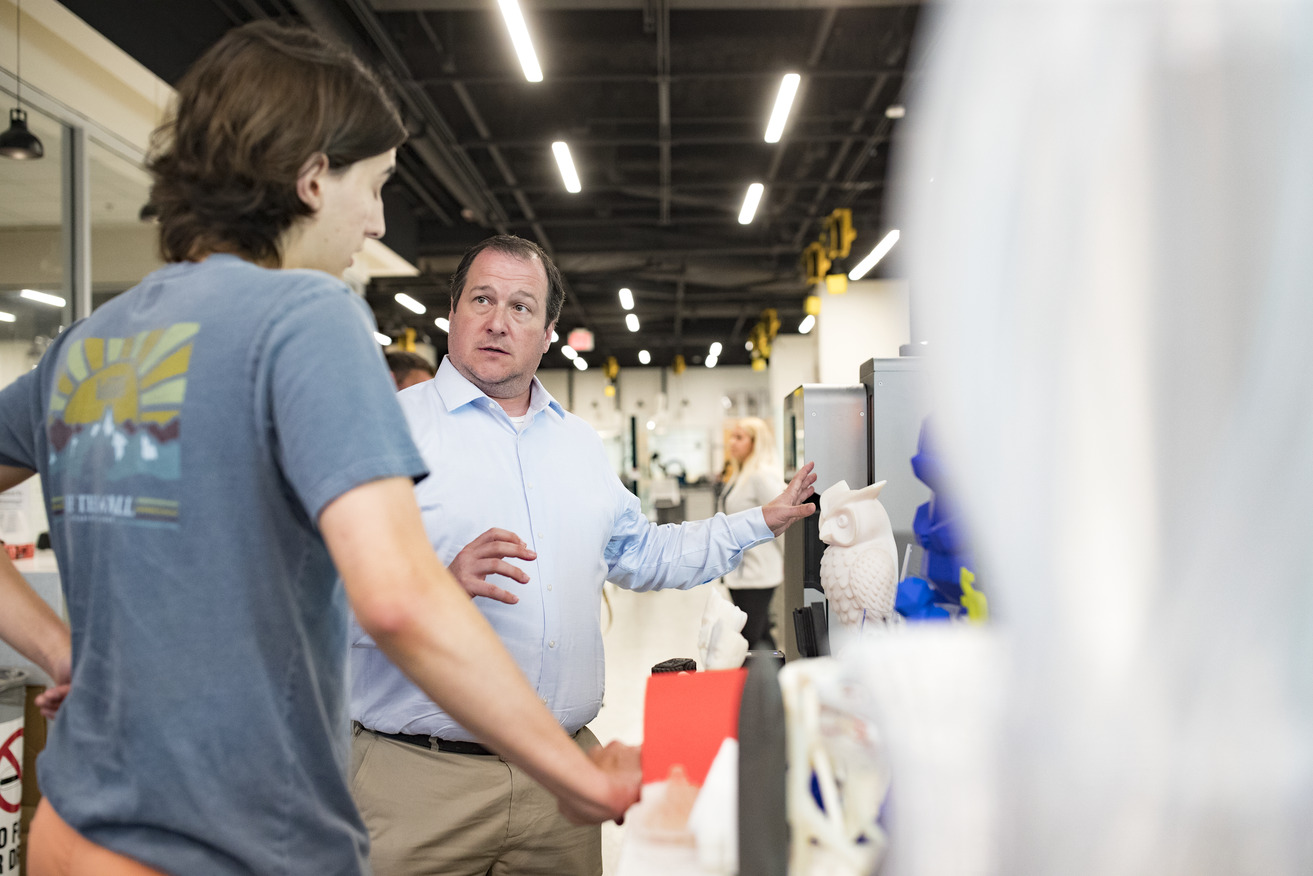 Image of Neil Weaver in Temple s IDEAS Hub.