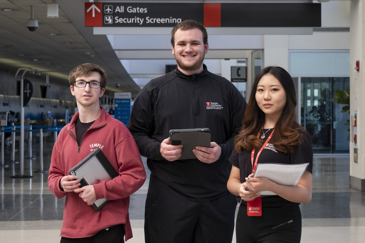 Image of STHM students in the Philadelphia International Airport.