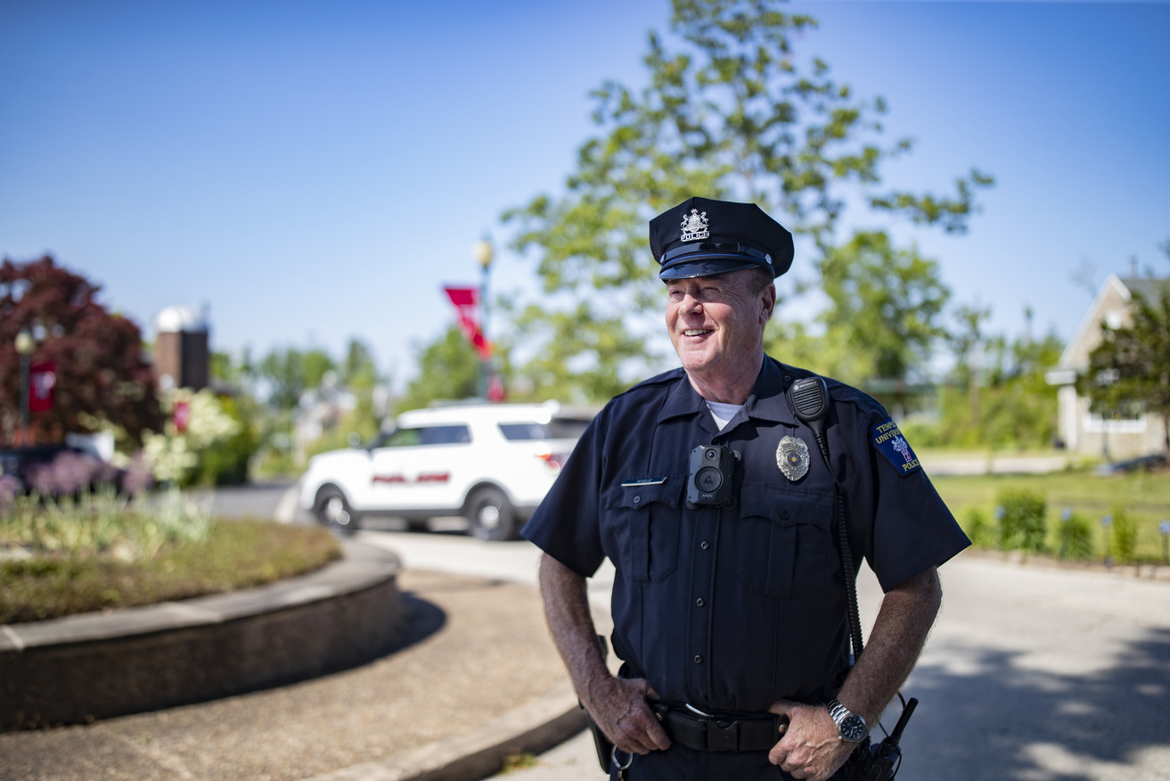 Image of officer Bob McQue.