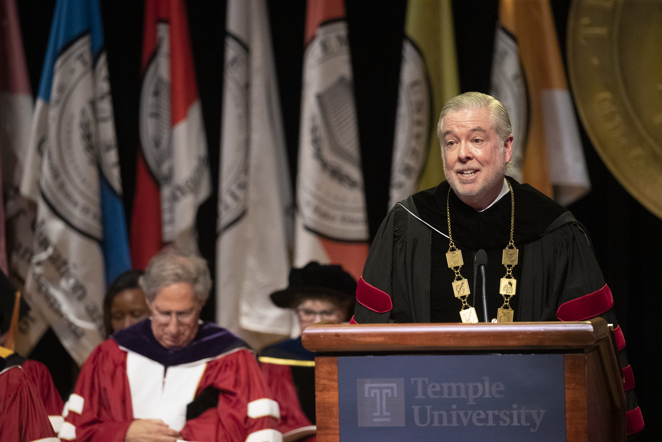 Image of President John Fry speaking at his investiture ceremony.