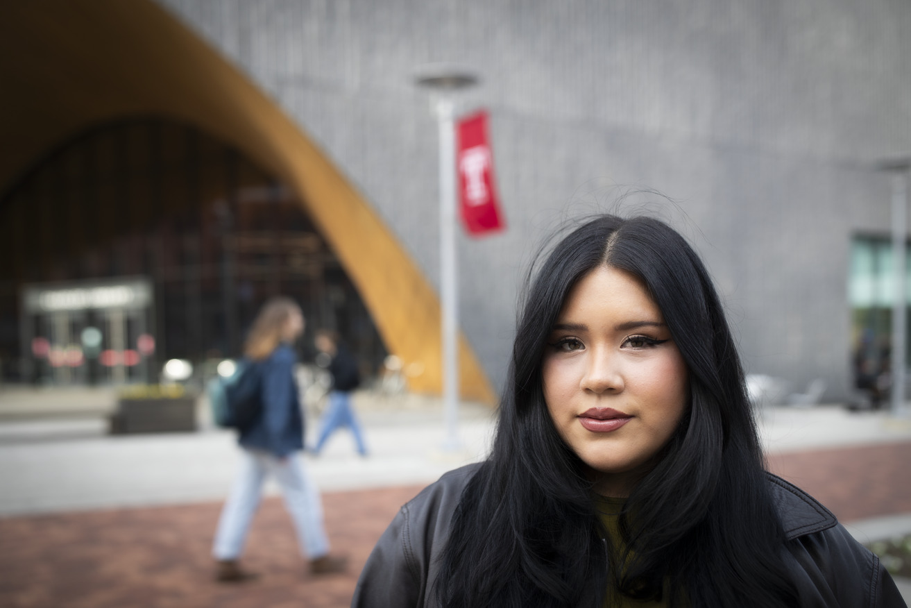 Image of Flavia Astete Garcia outside of Charles Library.