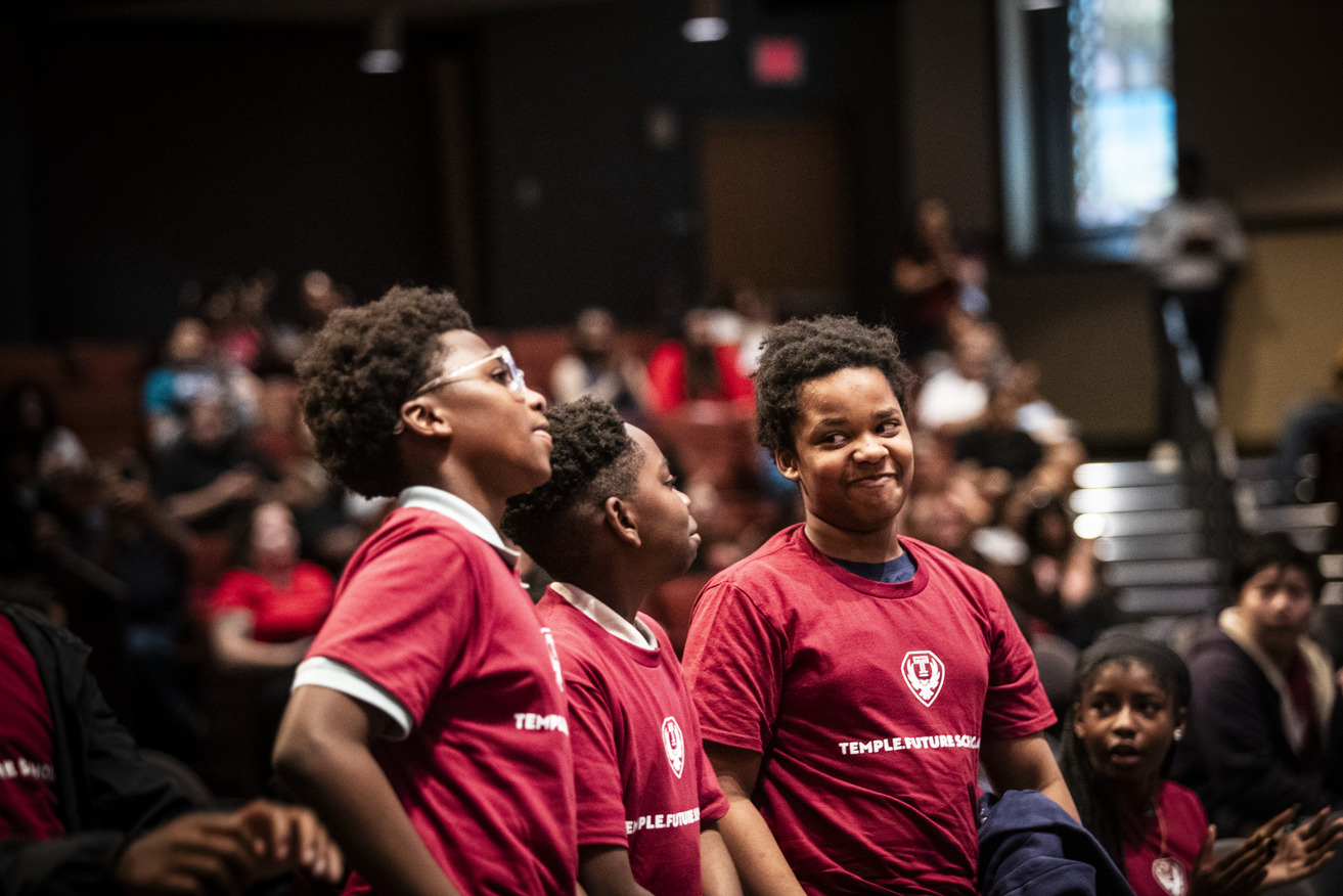 Seventh grade students at Temple Future Scholars Welcome Celebration