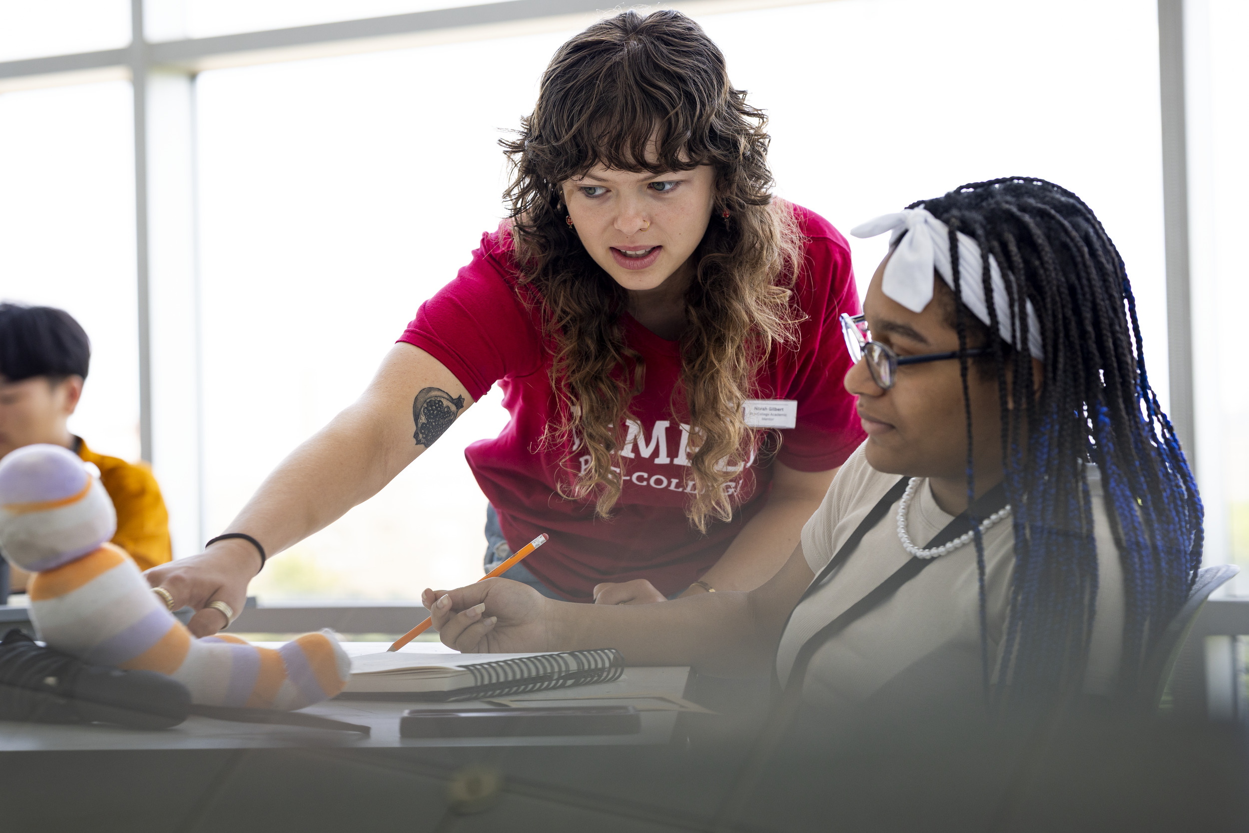 Image of high school students in Temple's summer pre-college program classroom.