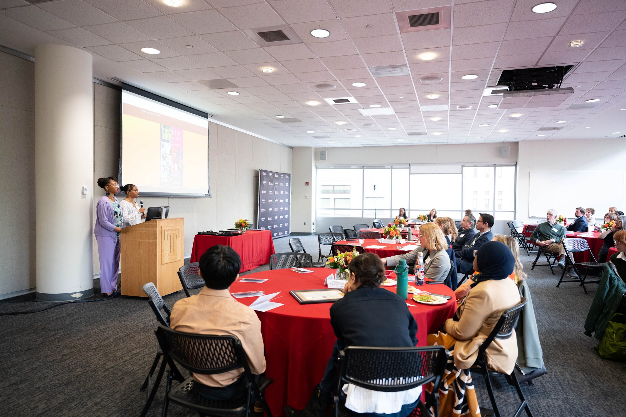 A LAURAs team presents at reception