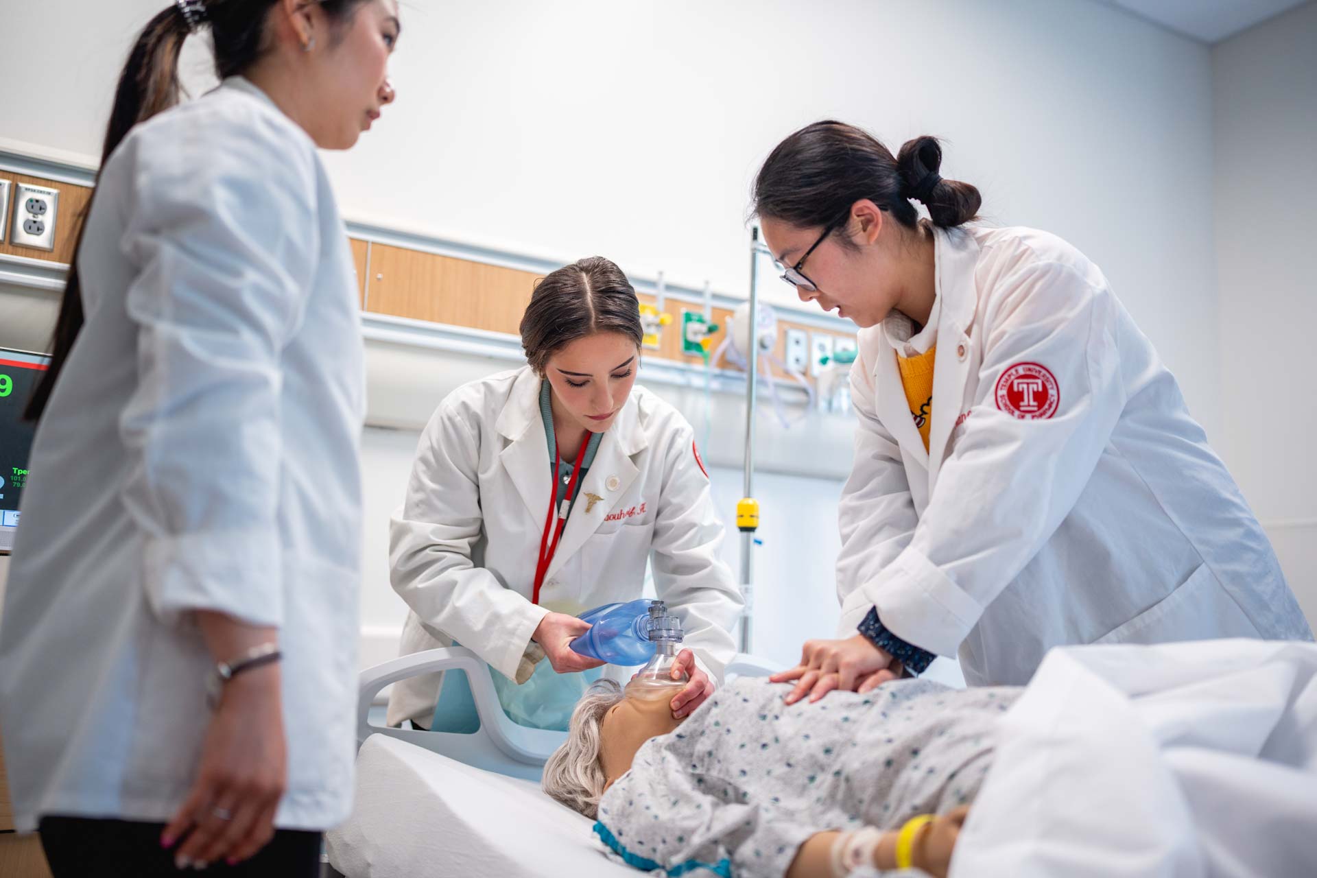PharmD students performing CPR