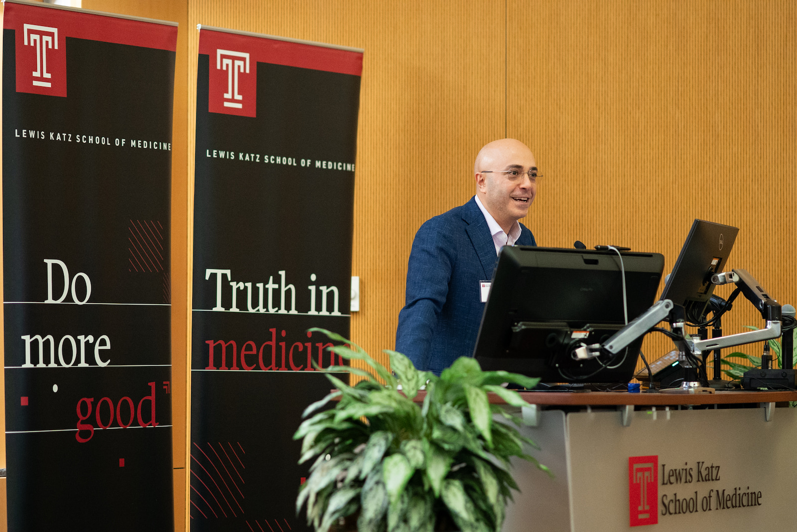 Tuma portrait ceremony - Salehi speaking