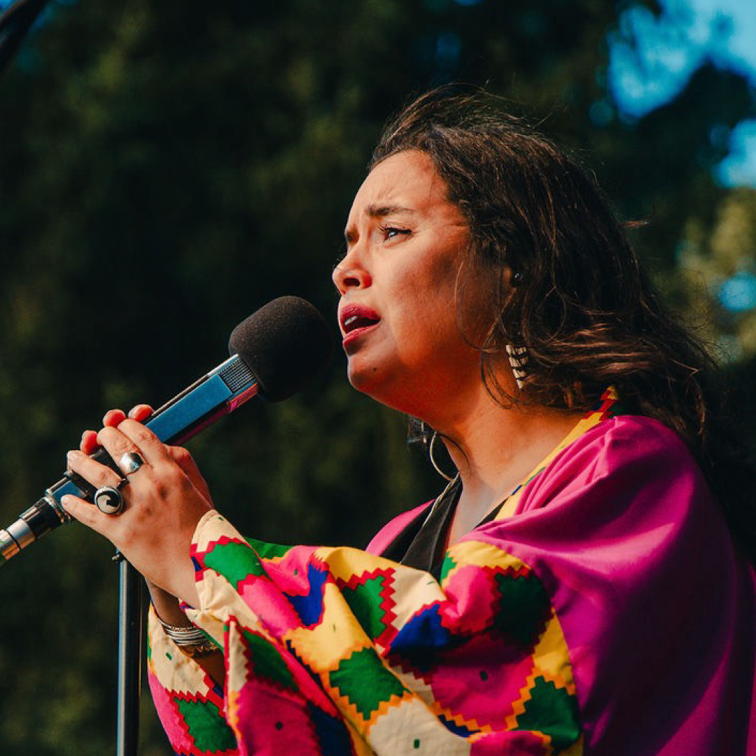 A photo of musician Neta Elkayam singing