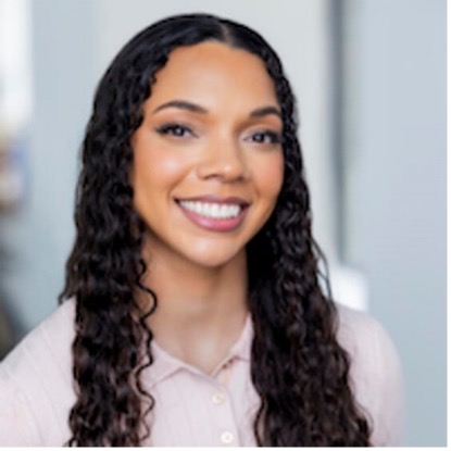 Talia's headshot