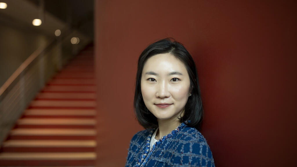 Elina Hur, assistant professor of marketing at Temple University's Fox School of Business, found that consumers are more likely to commit to a choice when they feel their search efforts have paid off.