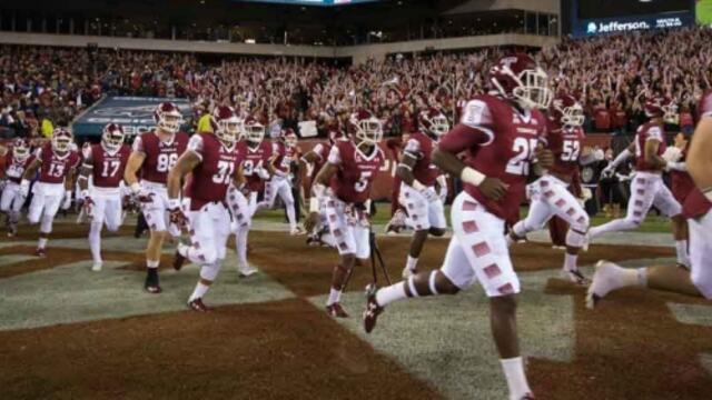 The Temple football team enters a sold-out Lincoln Financial Field