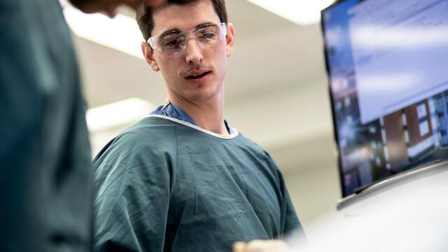 Medical students in the Schneck Gross Anatomy Lab