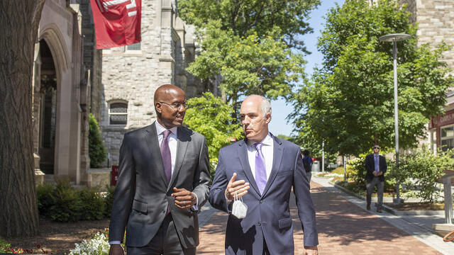 President Wingard talking with Senator Casey on Polett Walk