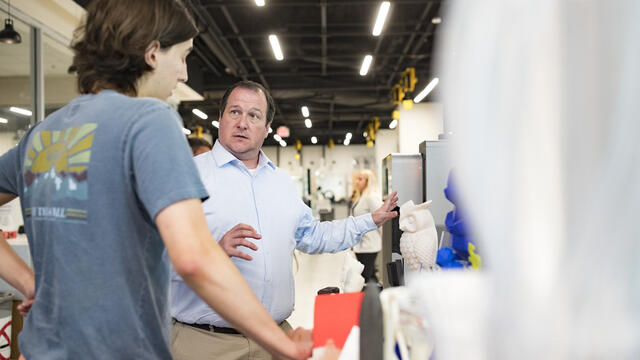 Image of Neil Weaver in Temple s IDEAS Hub.