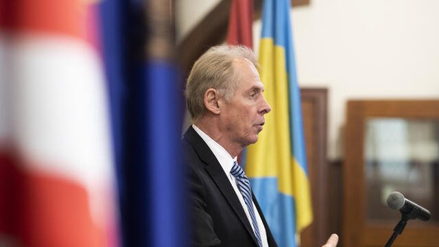 Image of Ken Jacobsen speaking at the press conference.