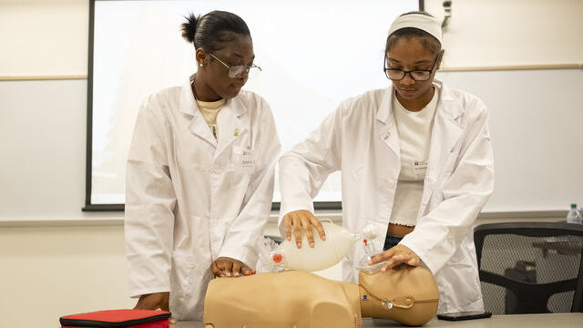 20250715_mini_med_school_031-web_res_jpeg_150_dpi_2