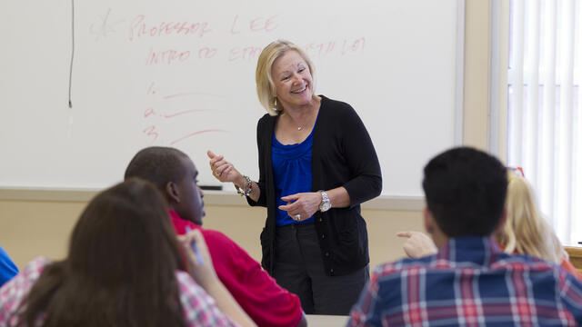 Students receive career development advice at Temple University Ambler.