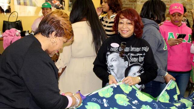 Ambler Campus Student Life, in partnership with the Alpha Kappa Alpha Sorority Phi Beta Omega Chapter, invites all students, faculty, staff and alumni to help them make no-sew blankets and