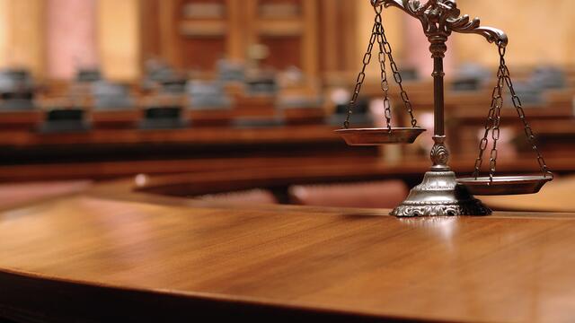 Courtroom weight pictured.