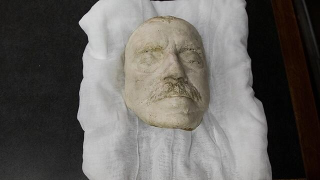 A plaster mold of Russell Conwell's face