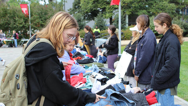 Temple Ambler's Free Clothing & Item Exchange