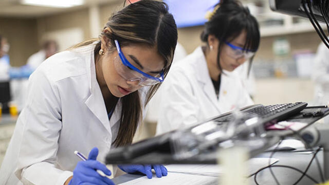 two women in a lab