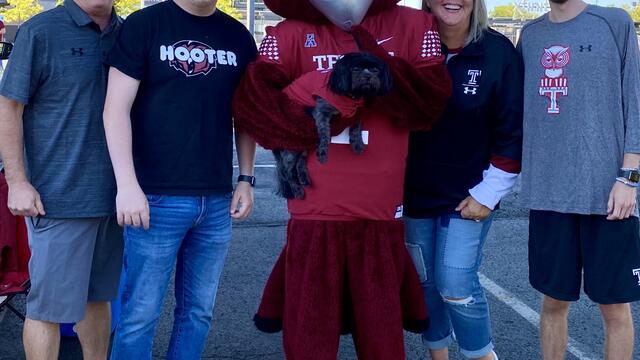 The Bagley family tailgating